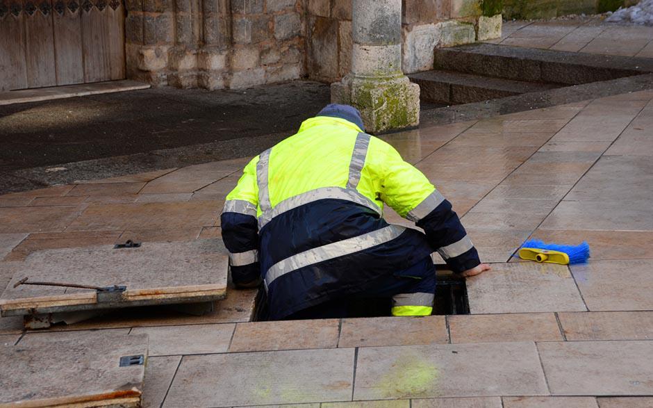 déboucher une canalisation wc Menucourt